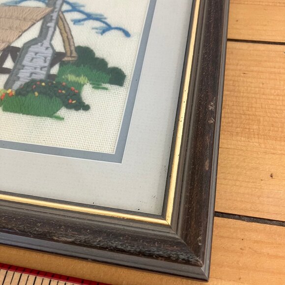 English Tatched Cottage Crewel Embroidery Completed Framed Picture 8.25x10.75" - Picture 5 of 6